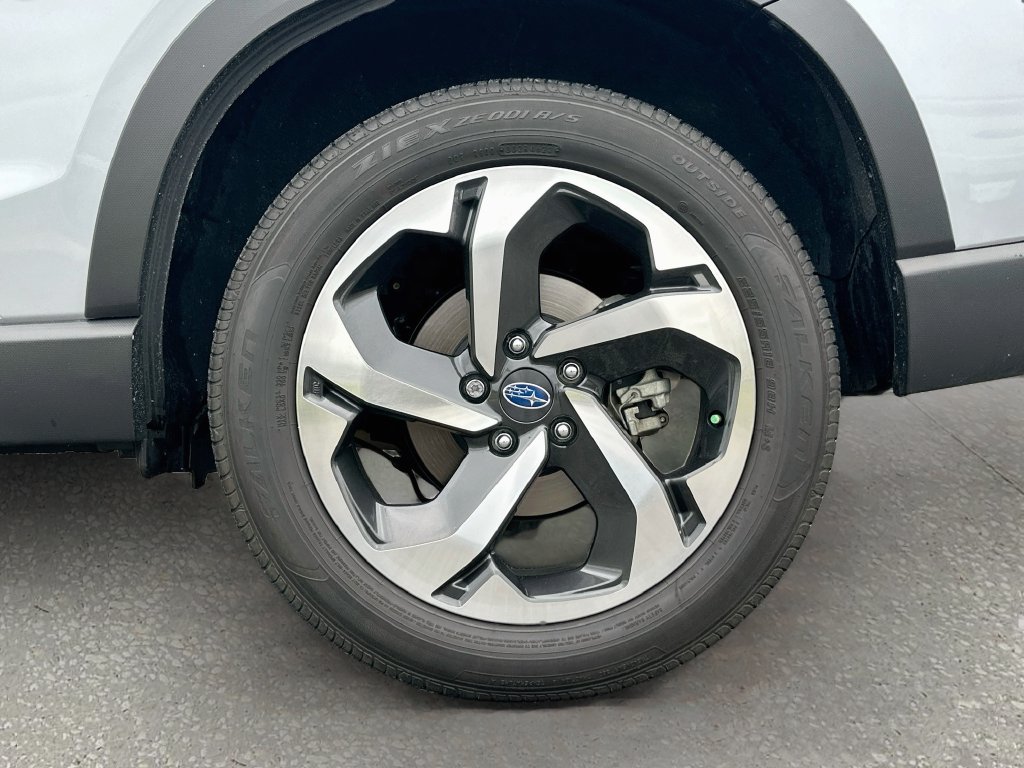 Certified 2024 Subaru Forester Touring AWD/4WD image 32