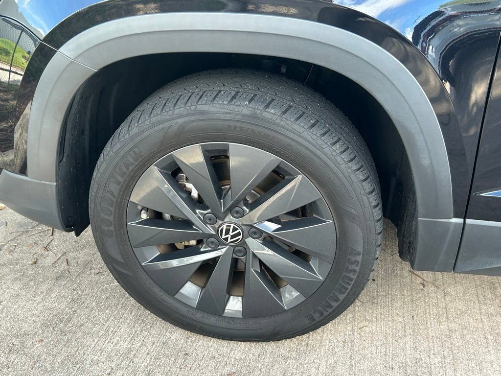 Certified 2023 Volkswagen Taos S FWD image 37