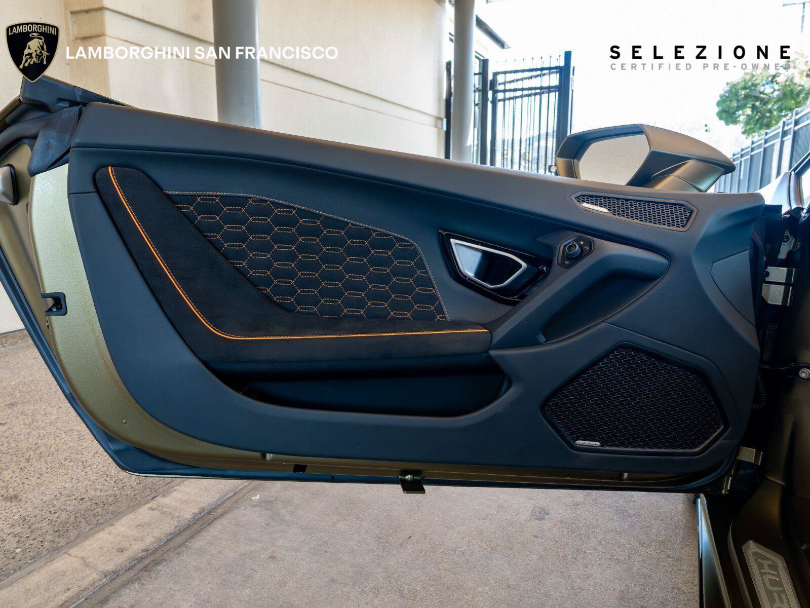 Used 2023 Lamborghini Huracan EVO RWD image 32
