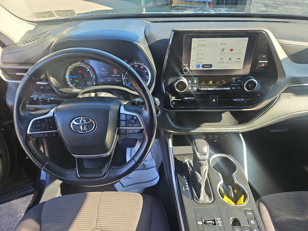 Used 2023 Toyota Highlander LE image 25