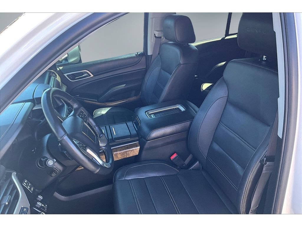 Used 2017 GMC Yukon Denali w/ Open Road Package AWD/4WD image 18