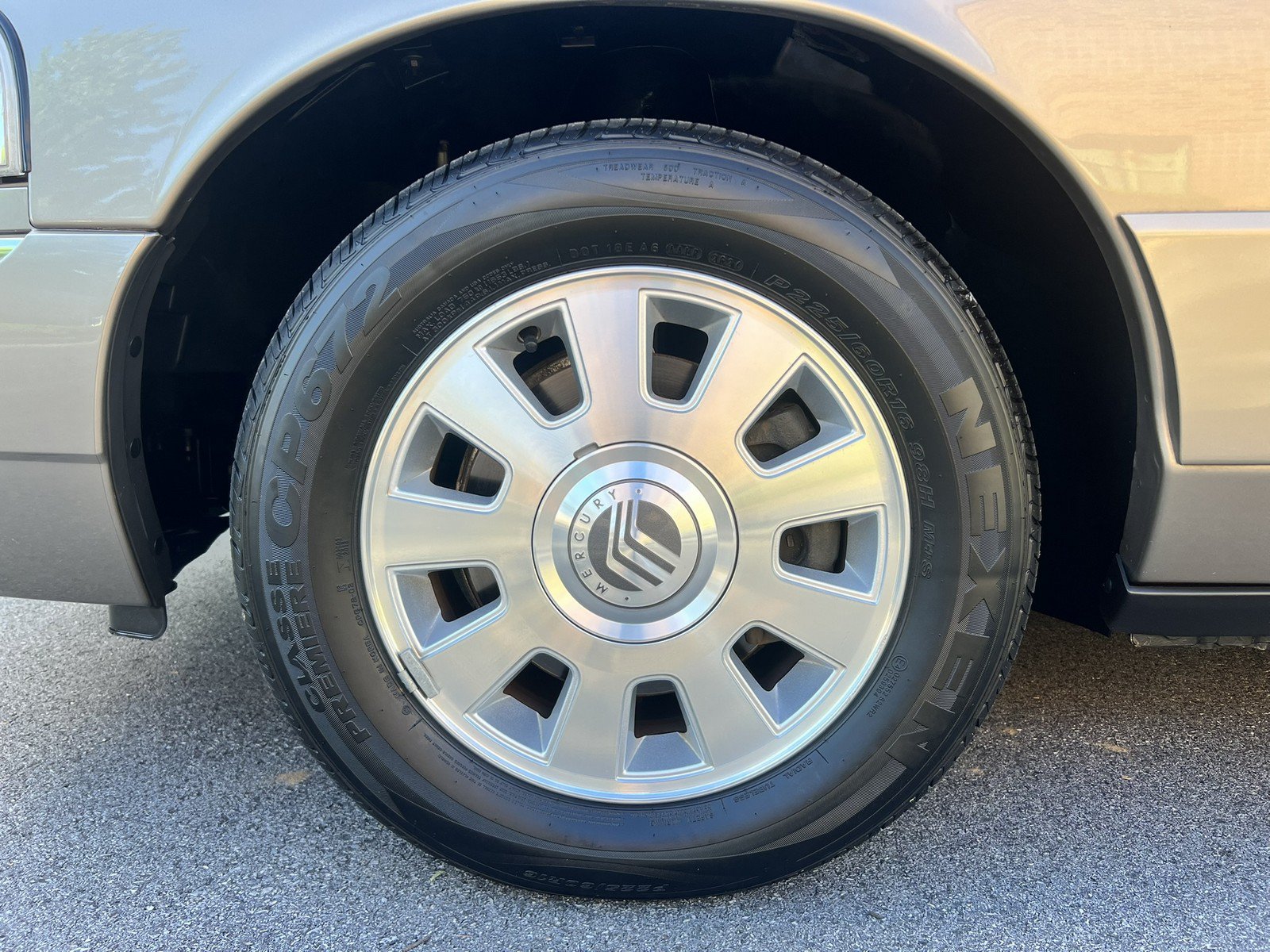 Used 2003 Mercury Grand Marquis LS RWD image 24