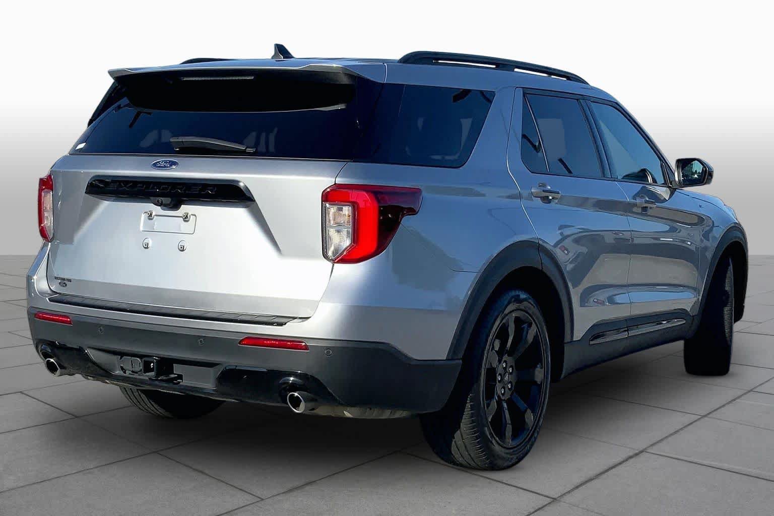 Used 2023 Ford Explorer ST-Line w/ Class IV Trailer Tow Package RWD image 13