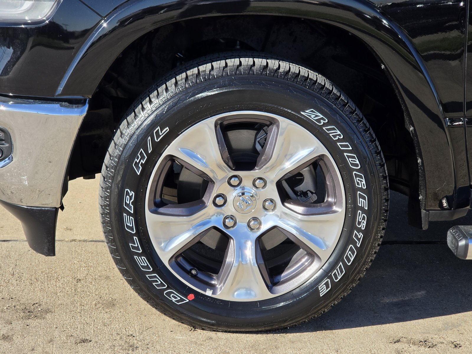 Used 2022 RAM 1500 Laramie AWD/4WD image 11