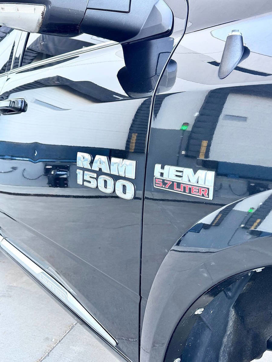 Used 2018 RAM 1500 Limited AWD/4WD image 2