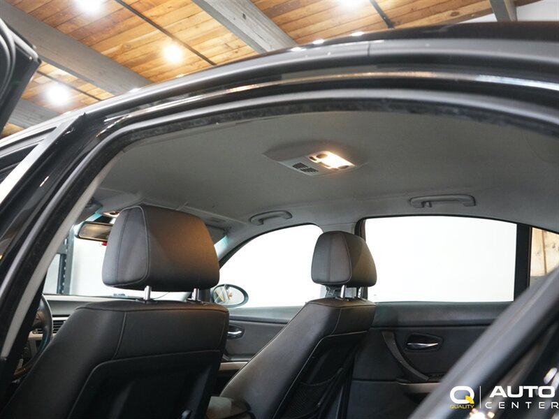 Used 2007 BMW 323i Sedan RWD image 21