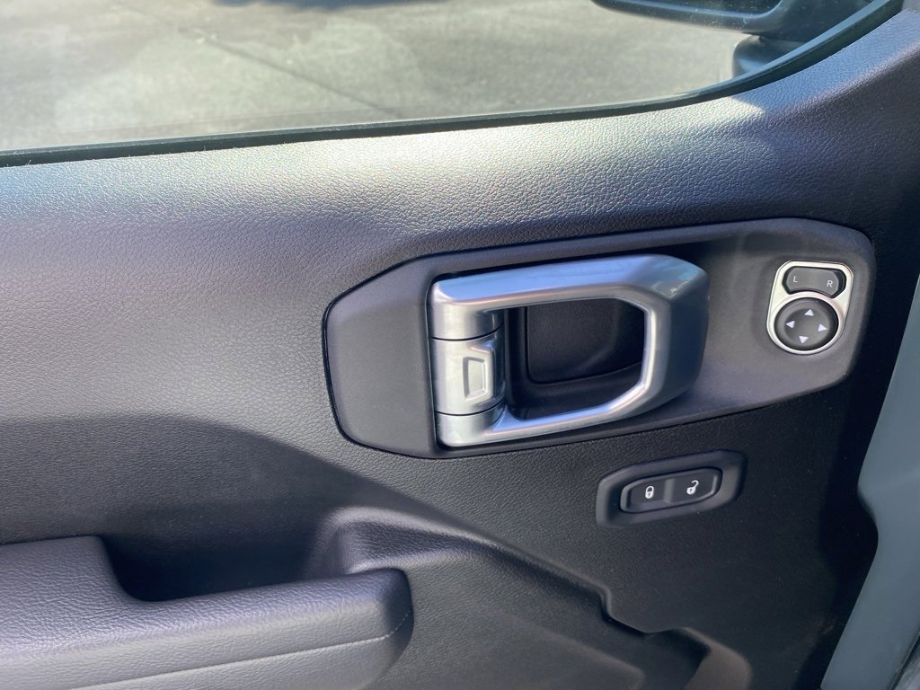 New 2025 Jeep Gladiator Sport image 18