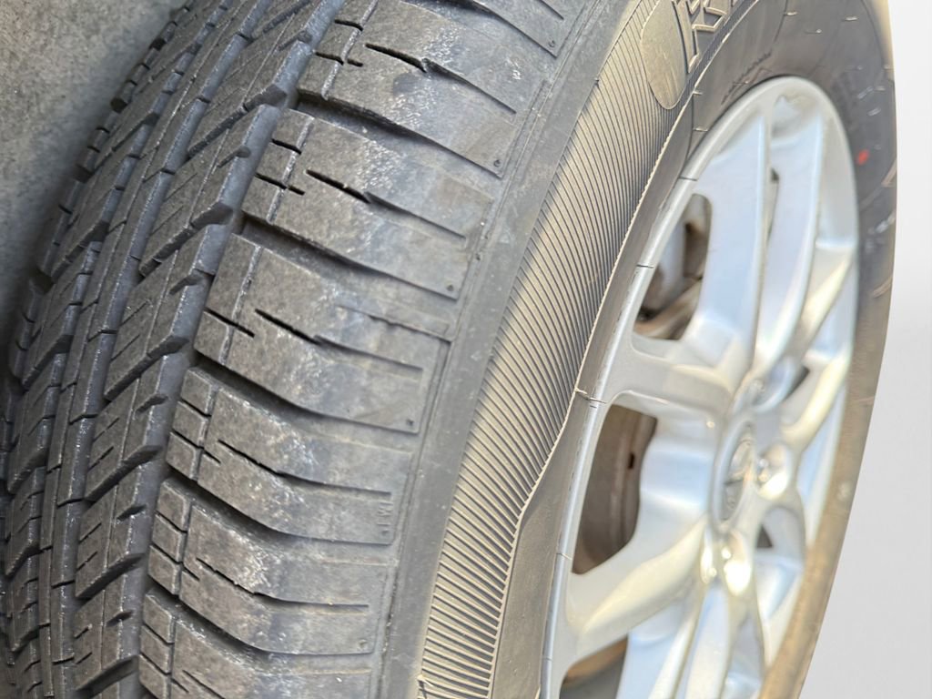 Used 2025 Chrysler Pacifica Select image 19