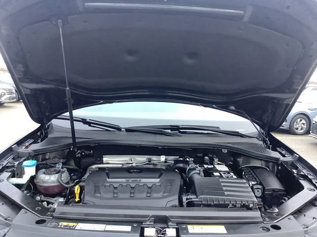 Used 2022 Volkswagen Tiguan SE R-Line image 12