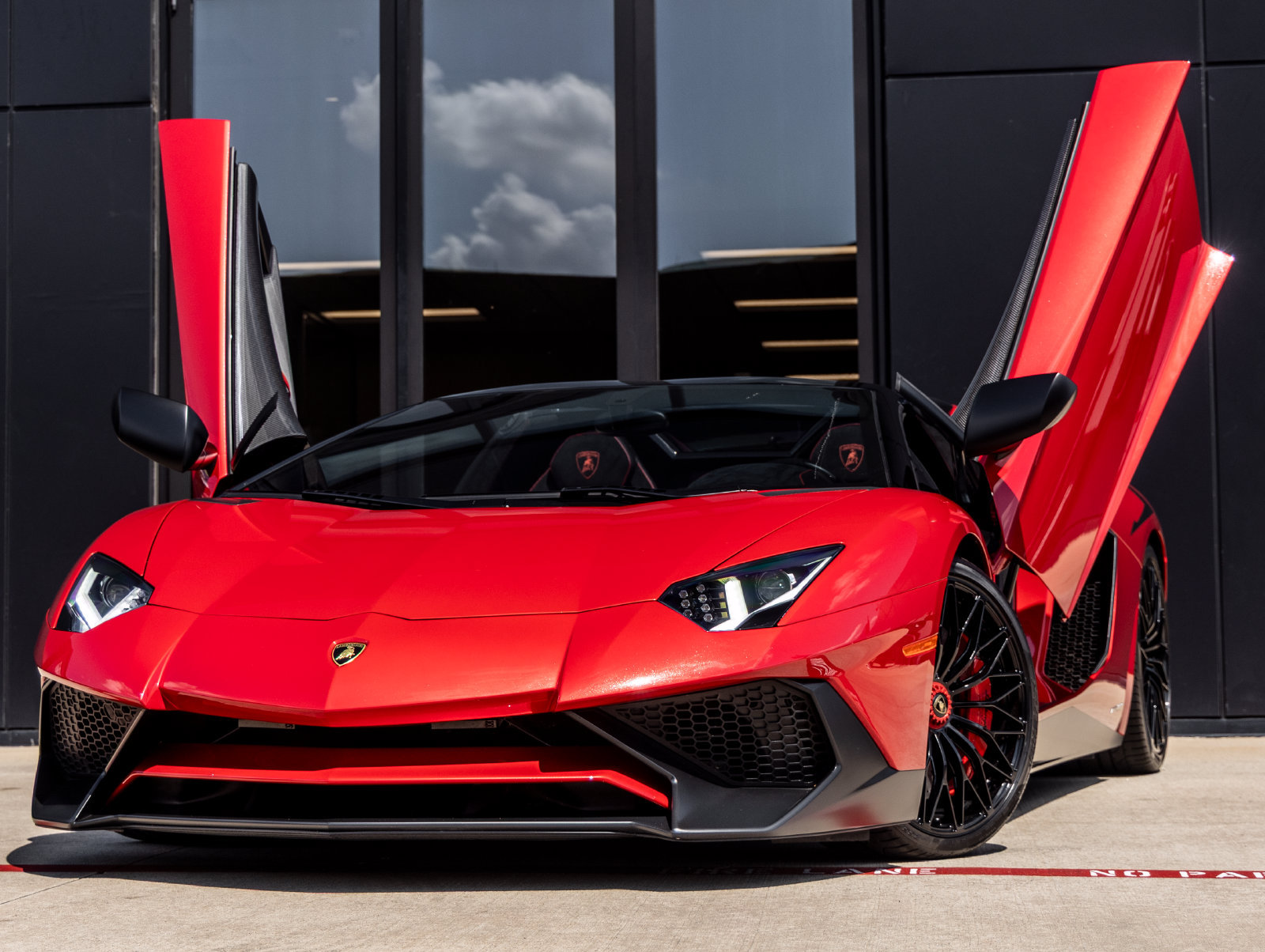 Used 2017 Lamborghini Aventador LP 750-4 Superveloce AWD/4WD image 2