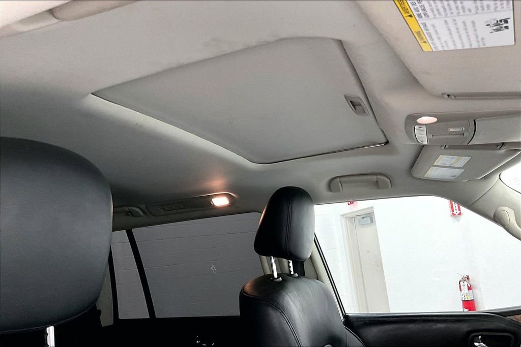 Used 2022 Nissan Armada SL image 20