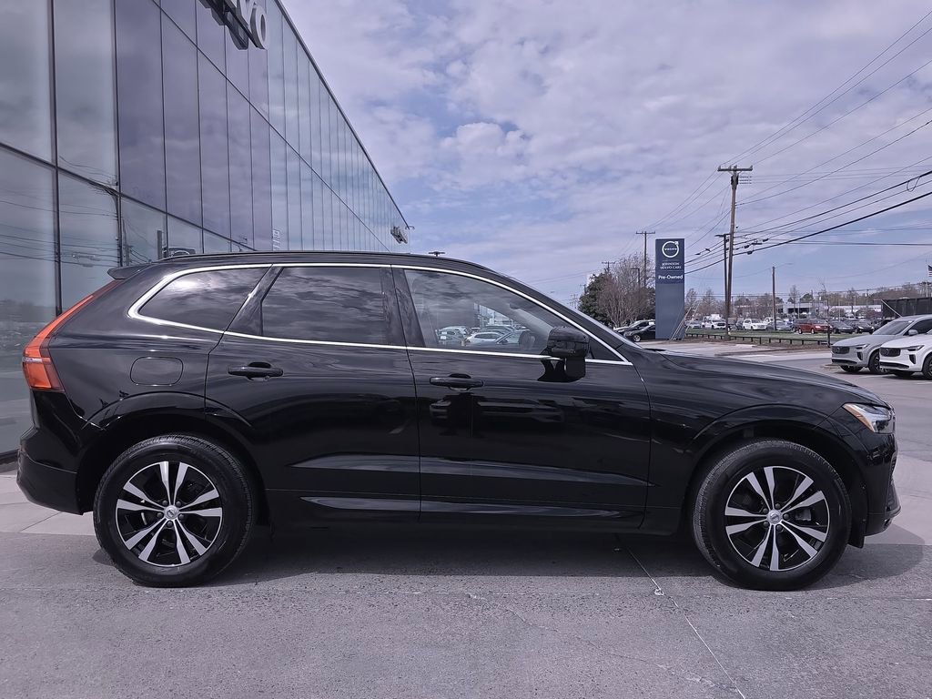 Used 2023 Volvo XC60 B5 Core image 5