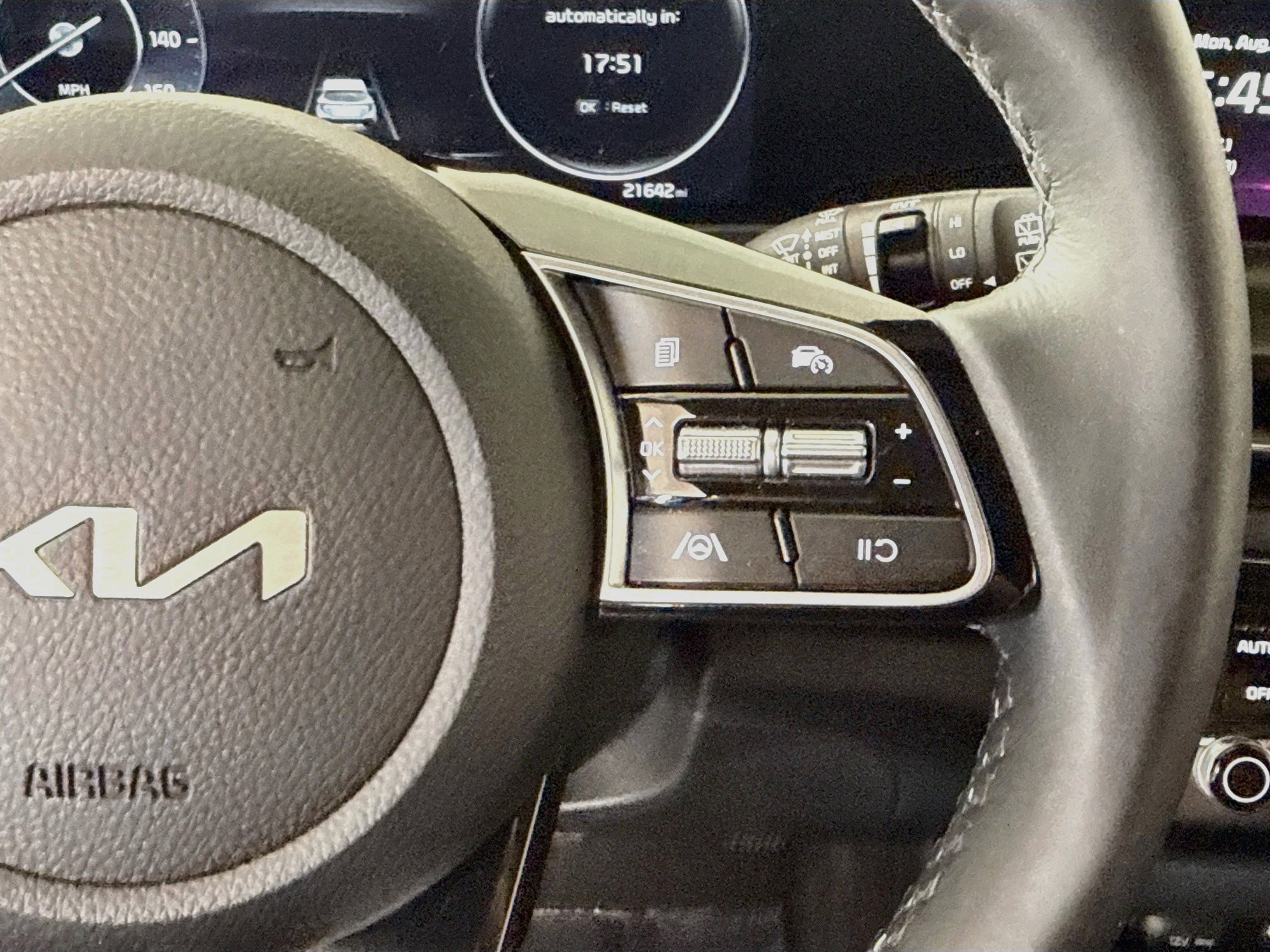 Used 2024 Kia Seltos S FWD image 15