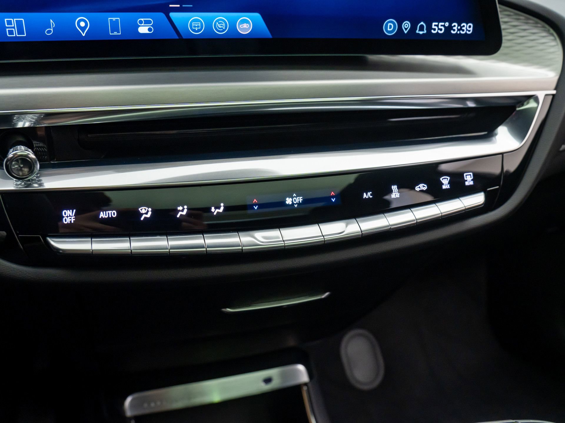 Certified 2024 Cadillac Lyriq Luxury w/ LPO, Floor Liner Package image 31