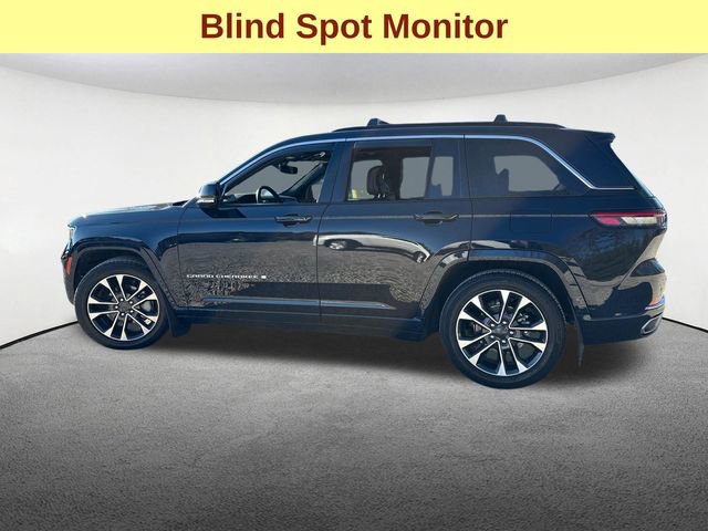 Used 2024 Jeep Grand Cherokee Overland w/ Luxury Tech Group IV AWD/4WD image 6