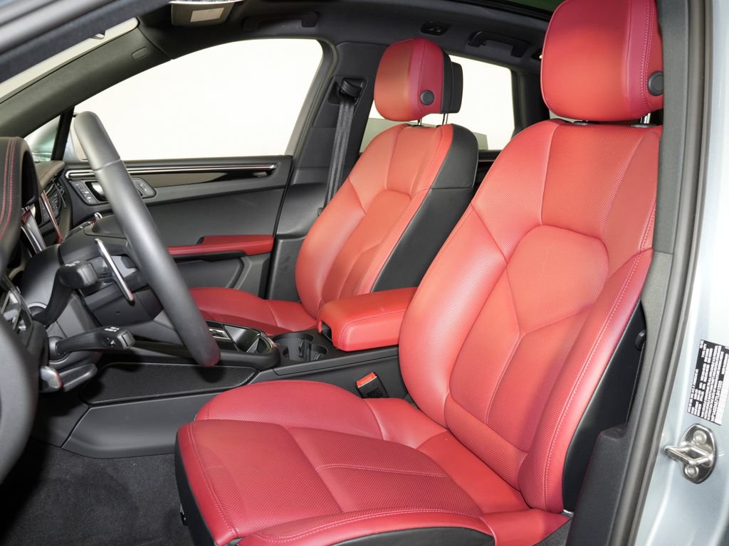 Certified 2026 Porsche Macan S AWD/4WD image 5
