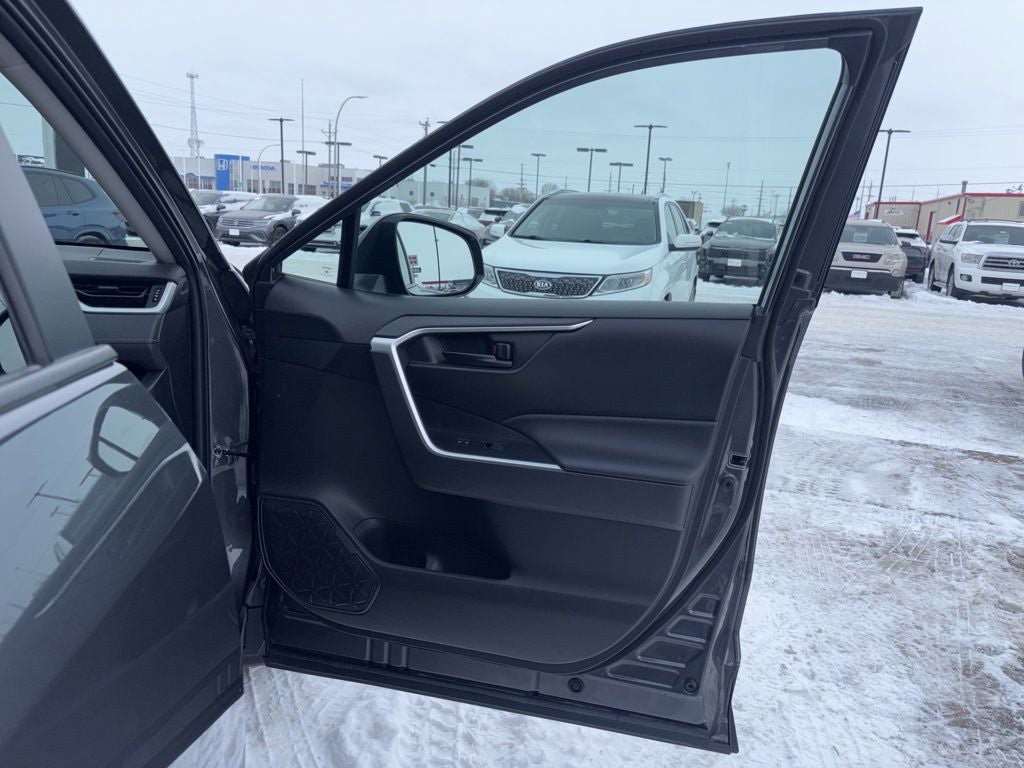 Used 2023 Toyota RAV4 LE image 34