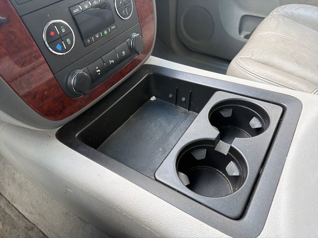 Used 2011 Chevrolet Suburban LT w/ Luxury Package image 19