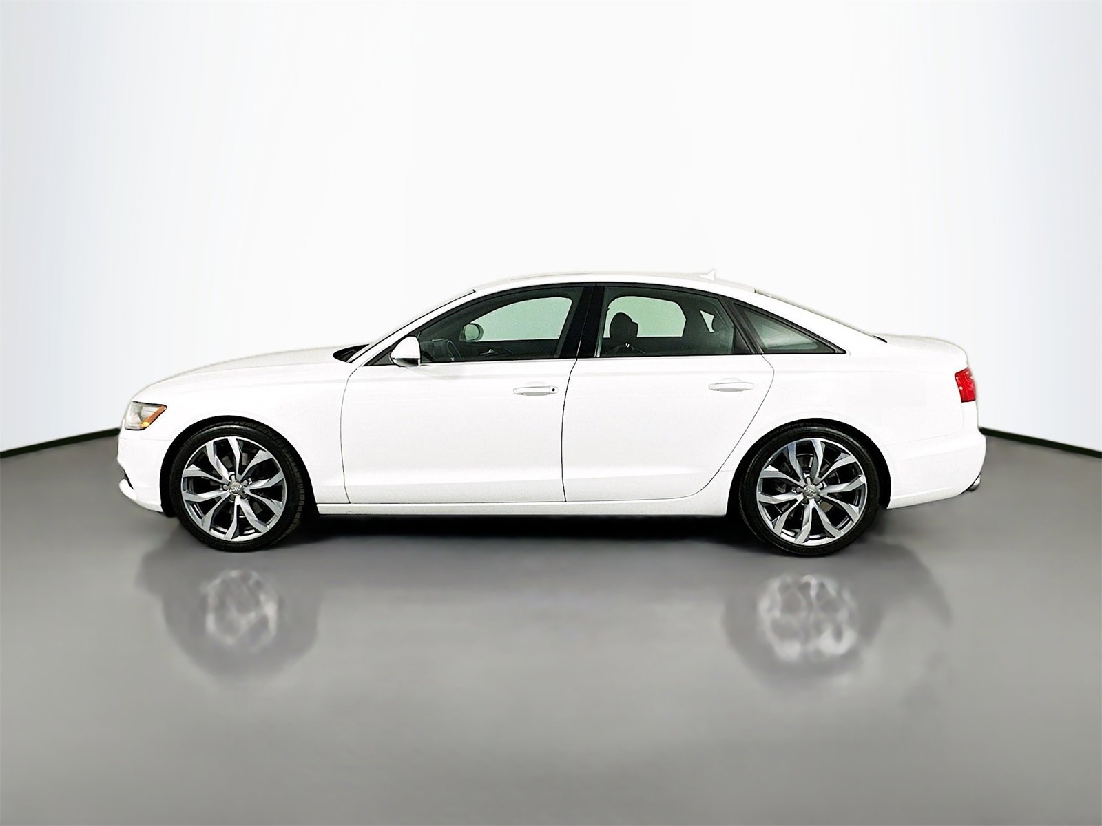 Used 2015 Audi A6 2.0T Premium Plus w/ Premium Plus Package image 4