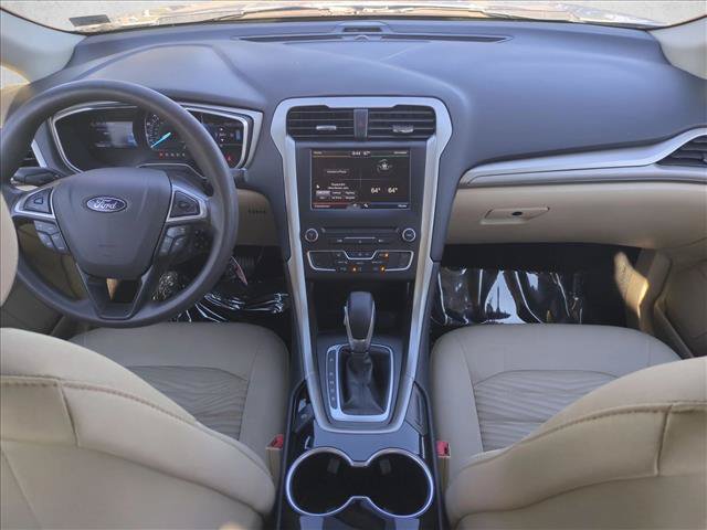 Used 2016 Ford Fusion SE FWD image 16