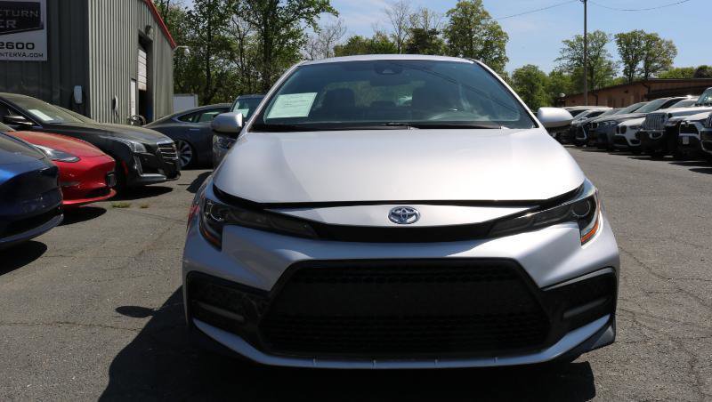Used 2020 Toyota Corolla SE w/ SE Premium Package image 2