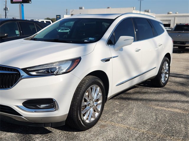 Used 2020 Buick Enclave Essence w/ Sound and Sites Package image 2