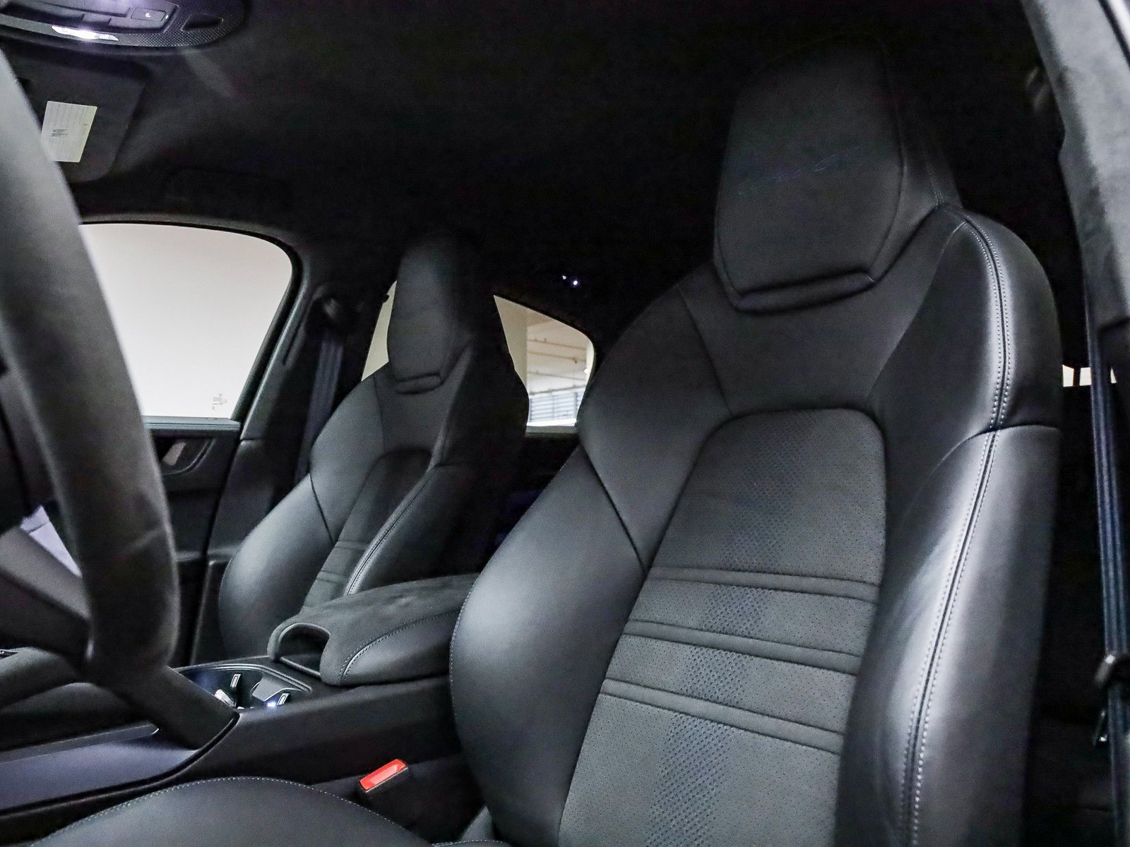 Used 2024 Porsche Cayenne Turbo GT image 5