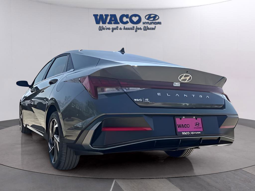 Used 2025 Hyundai Elantra SEL FWD image 12