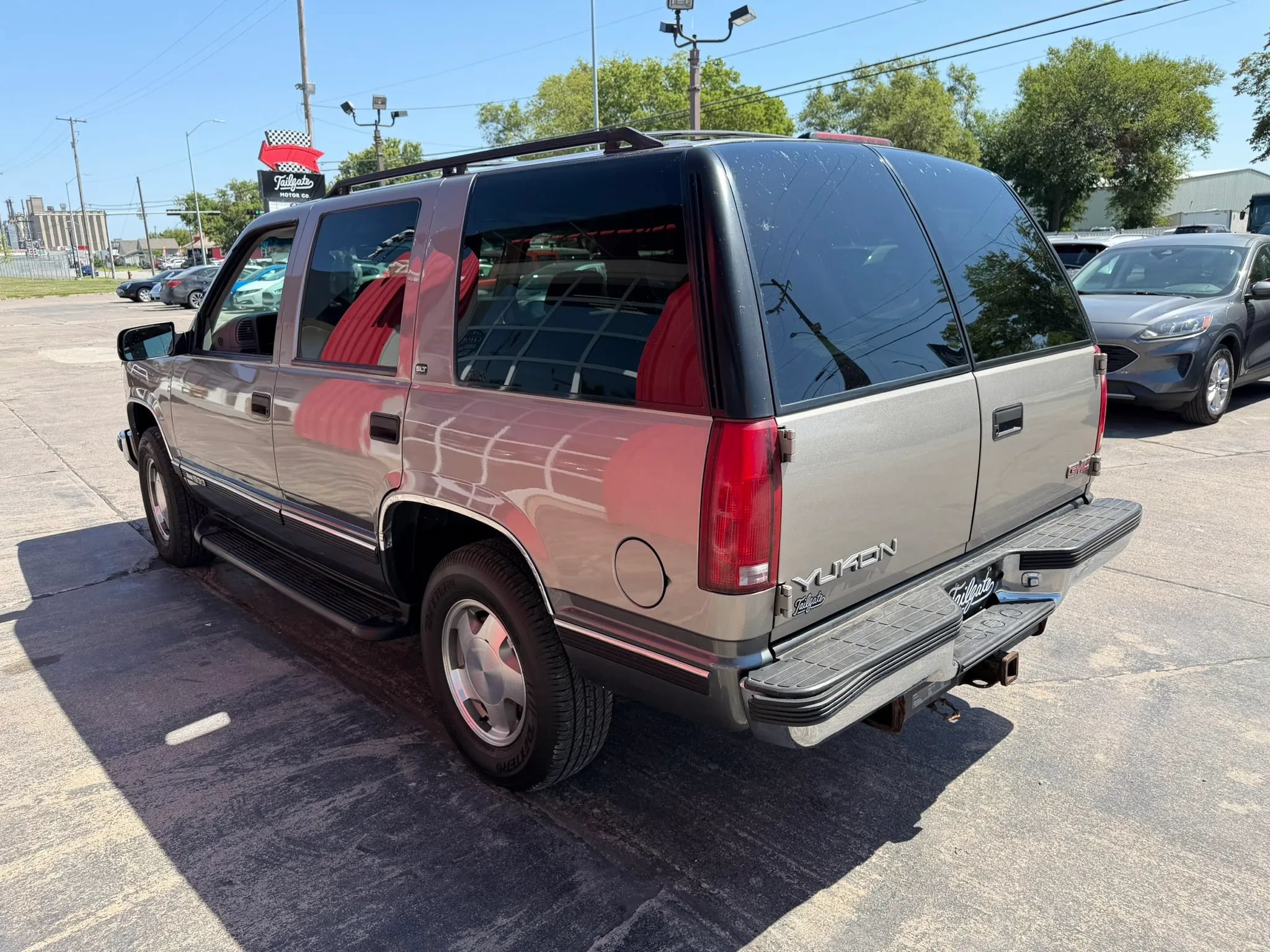 Used 1999 GMC Yukon 4WD 4-Door w/ Marketing Opt Pkg 5 image 5