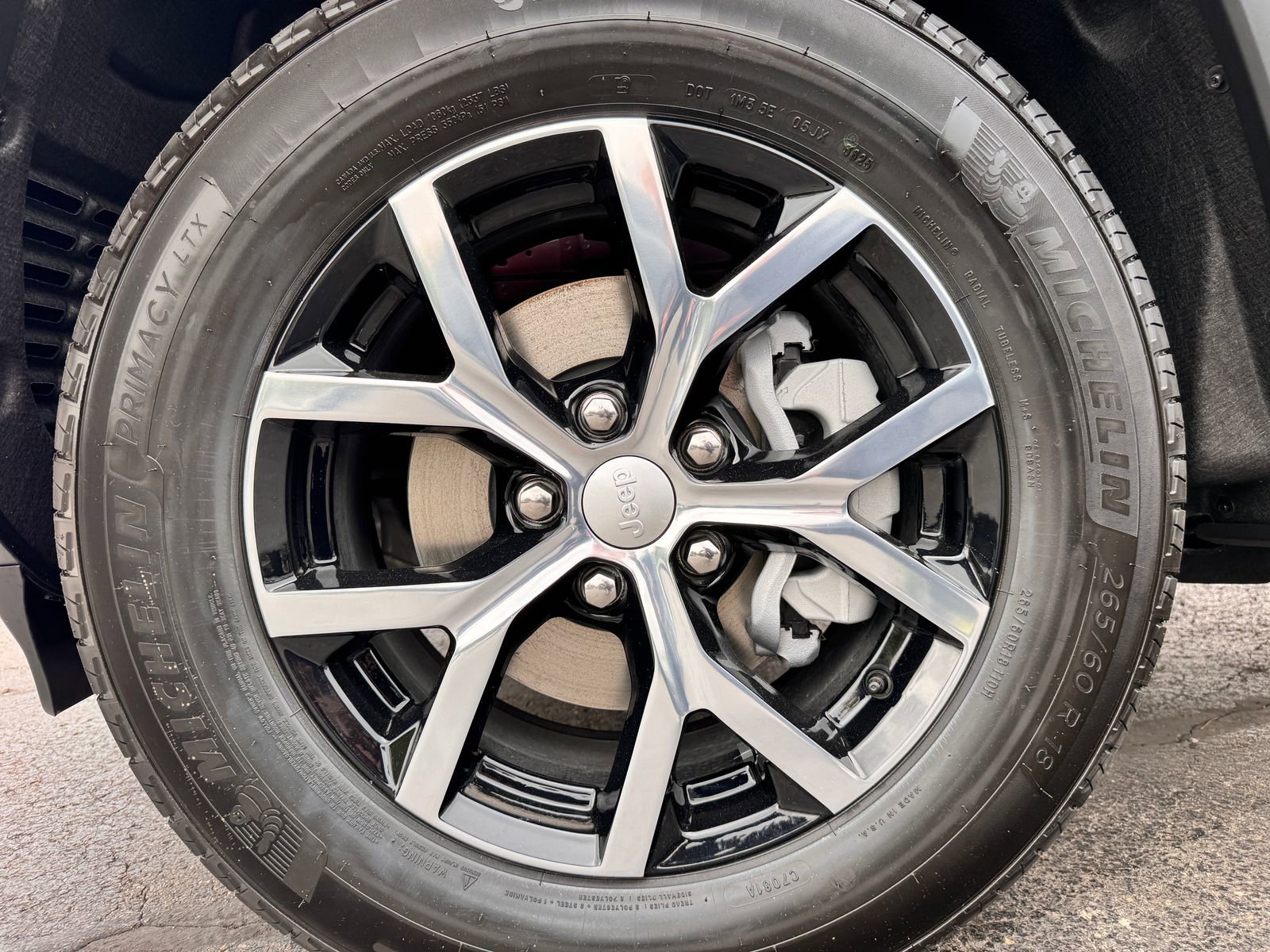 New 2025 Jeep Grand Cherokee Limited w/ Luxury Tech Group II image 32