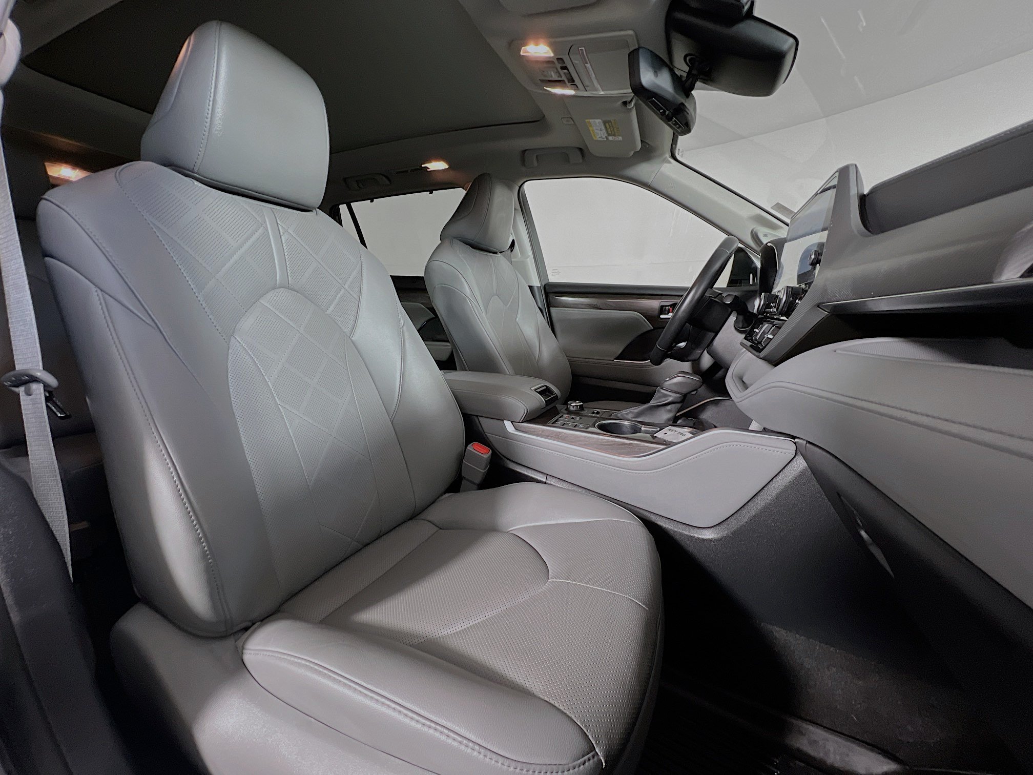 Certified 2023 Toyota Highlander Platinum AWD/4WD image 25