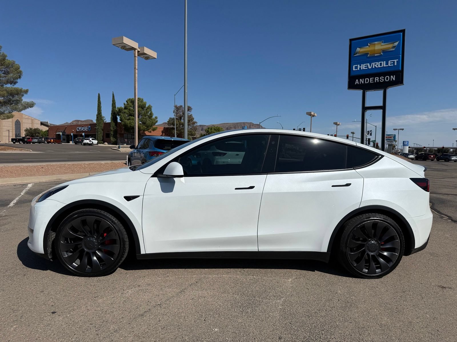 Used 2022 Tesla Model Y Performance AWD/4WD image 11