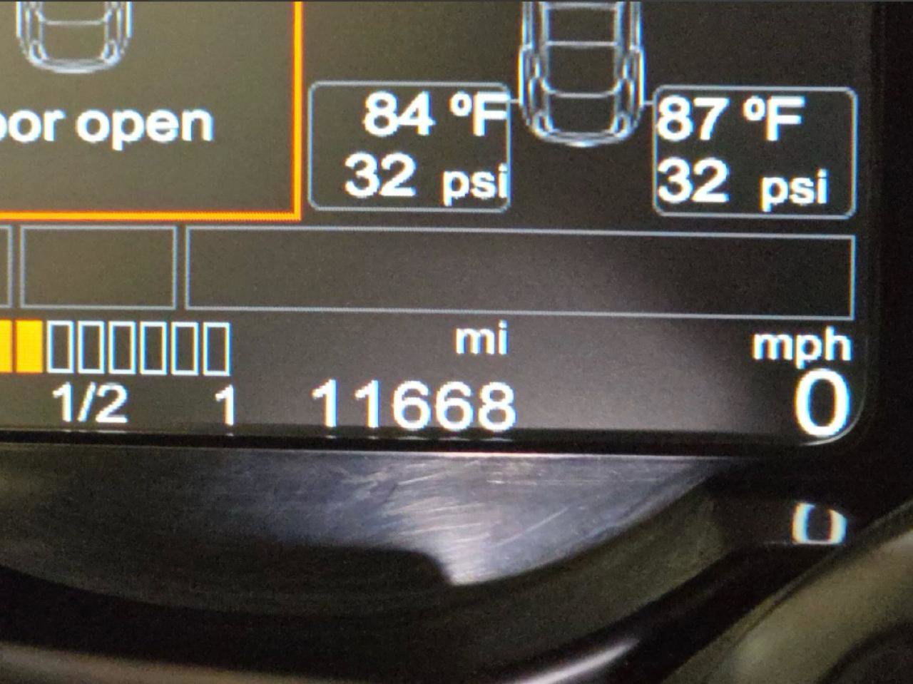 Used 2012 Ferrari California RWD image 11