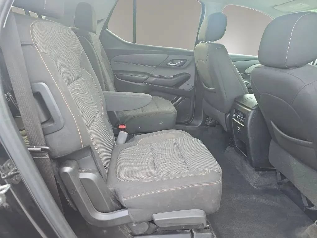 Used 2020 Chevrolet Traverse LT w/ LPO, Blackout Package AWD/4WD image 13
