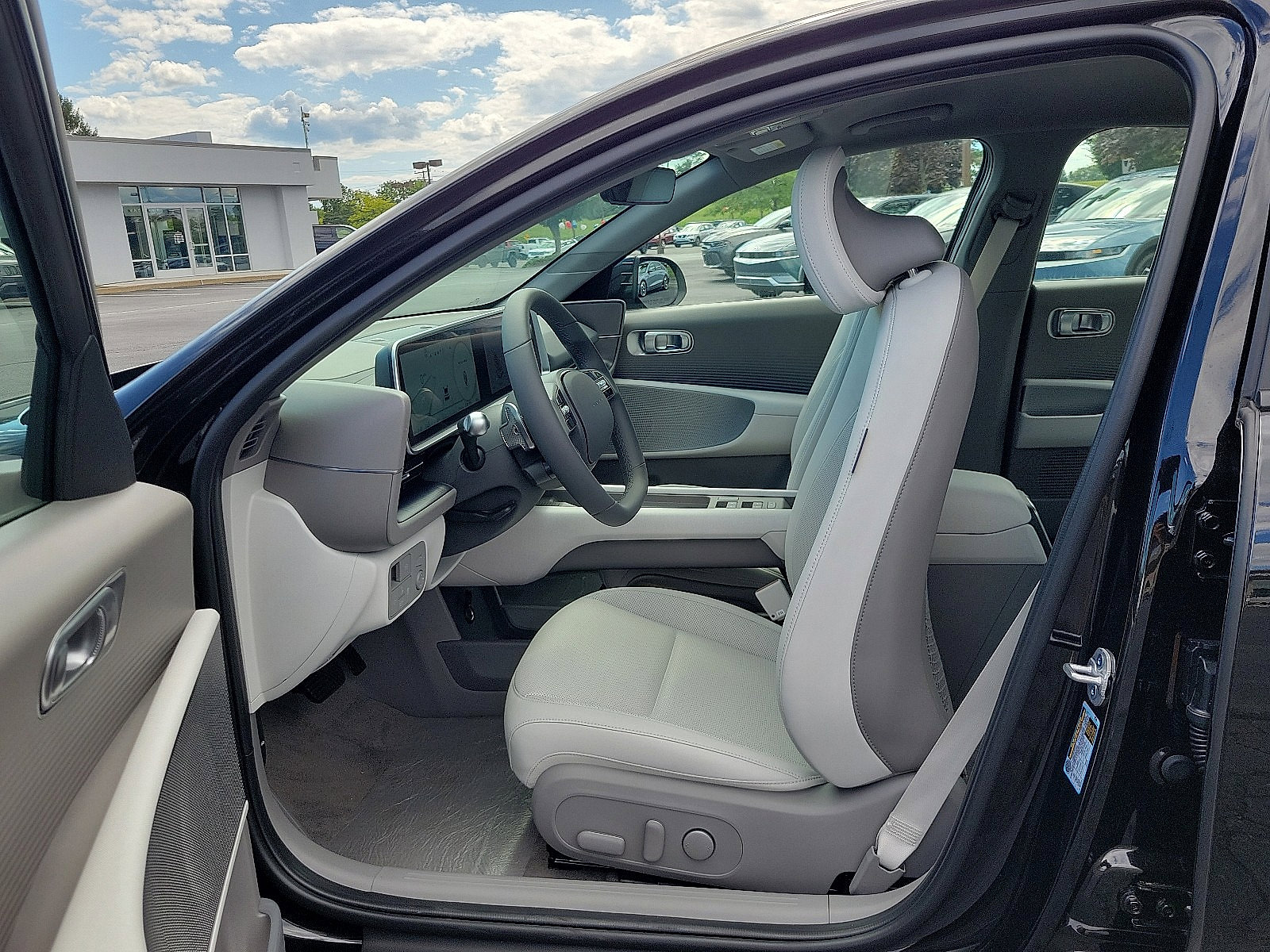 Used 2024 Hyundai Ioniq 6 SEL image 9