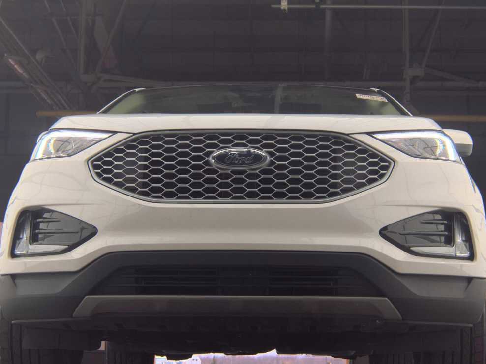 Used 2024 Ford Edge SEL w/ Convenience Package AWD/4WD image 4