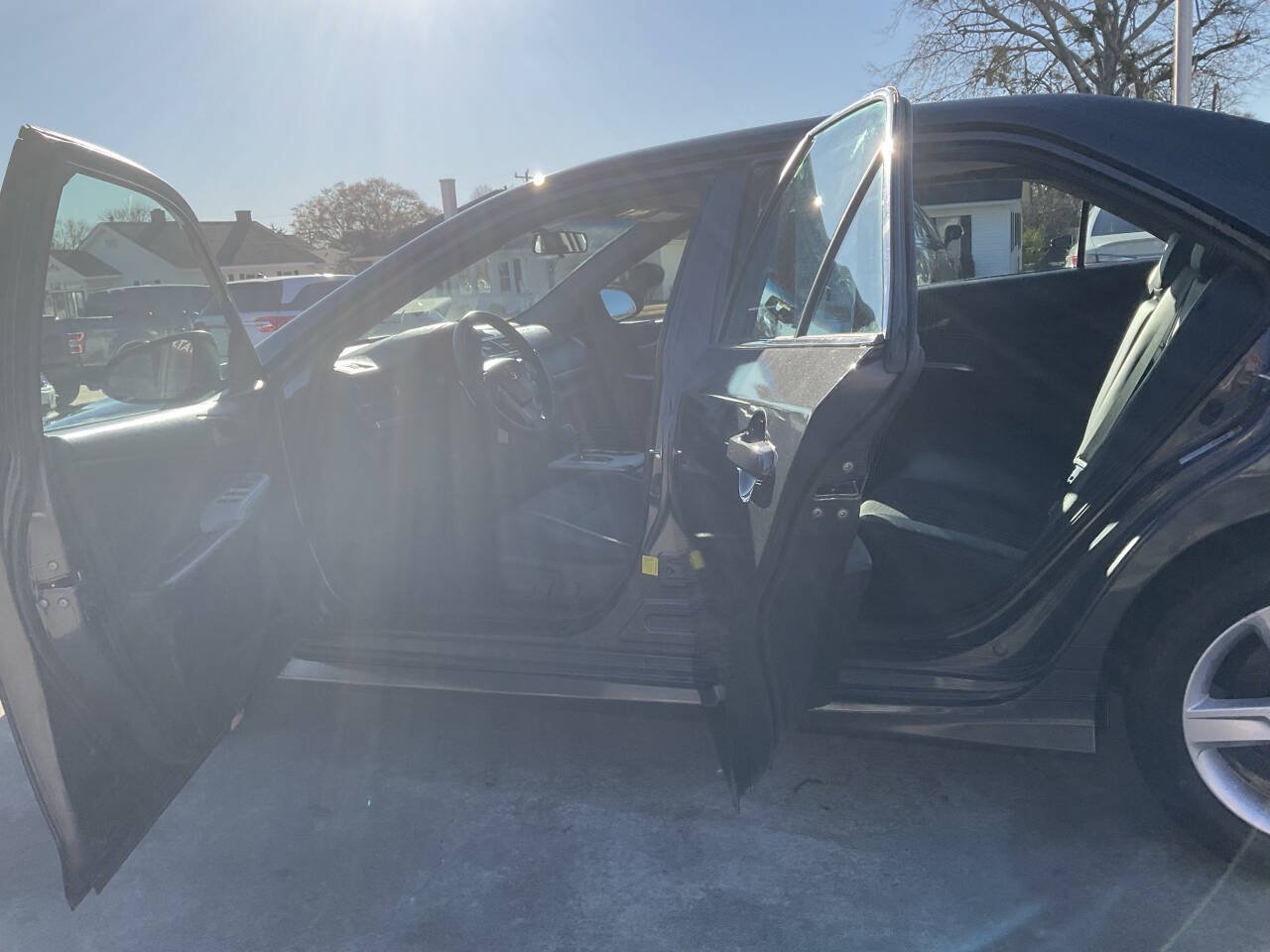 Used 2012 Toyota Camry SE FWD image 10