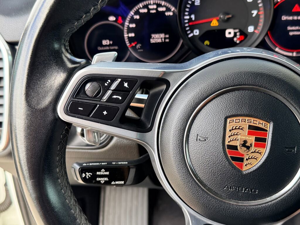 Used 2020 Porsche Cayenne image 28
