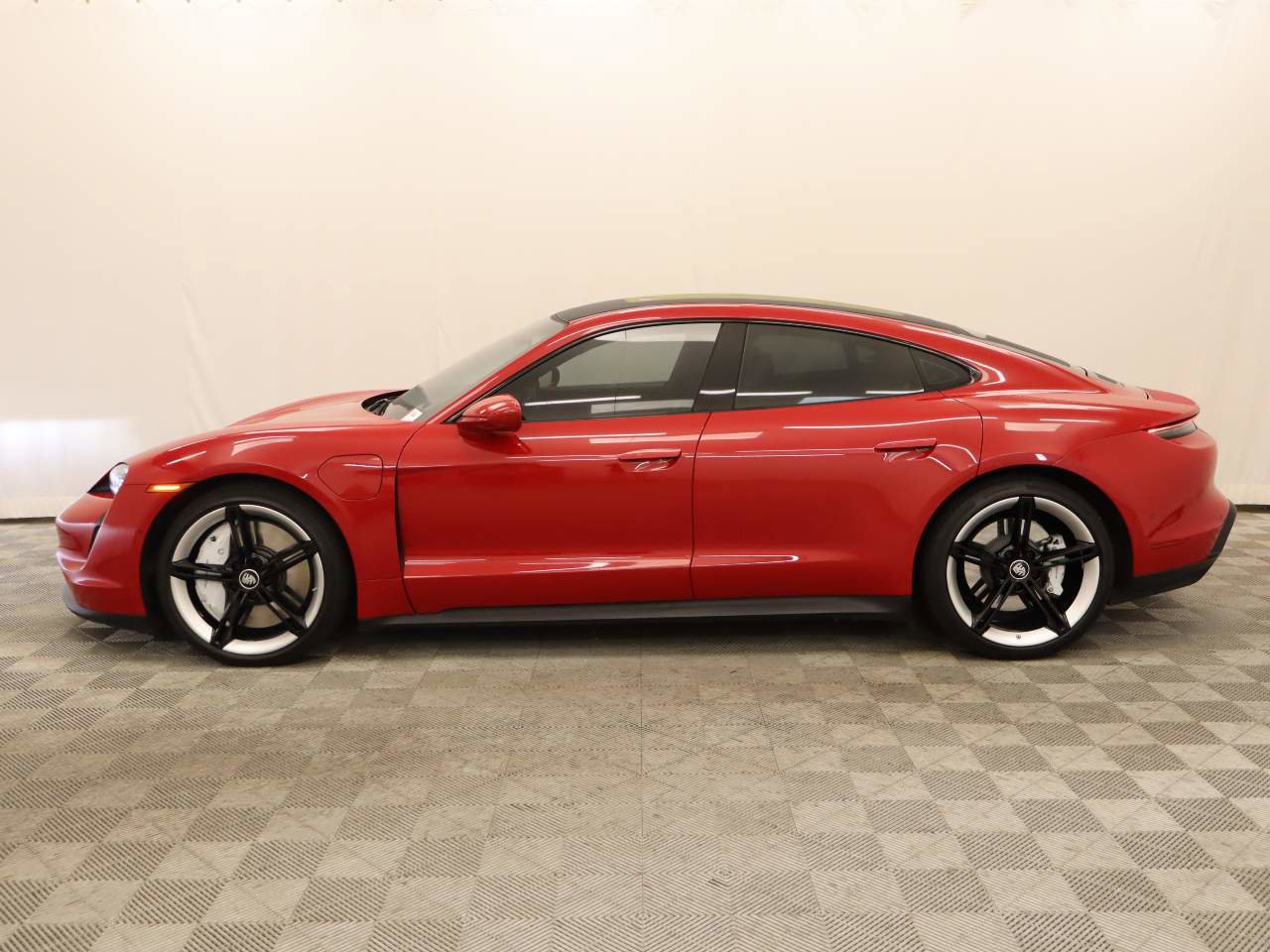 Used 2020 Porsche Taycan 4S image 2