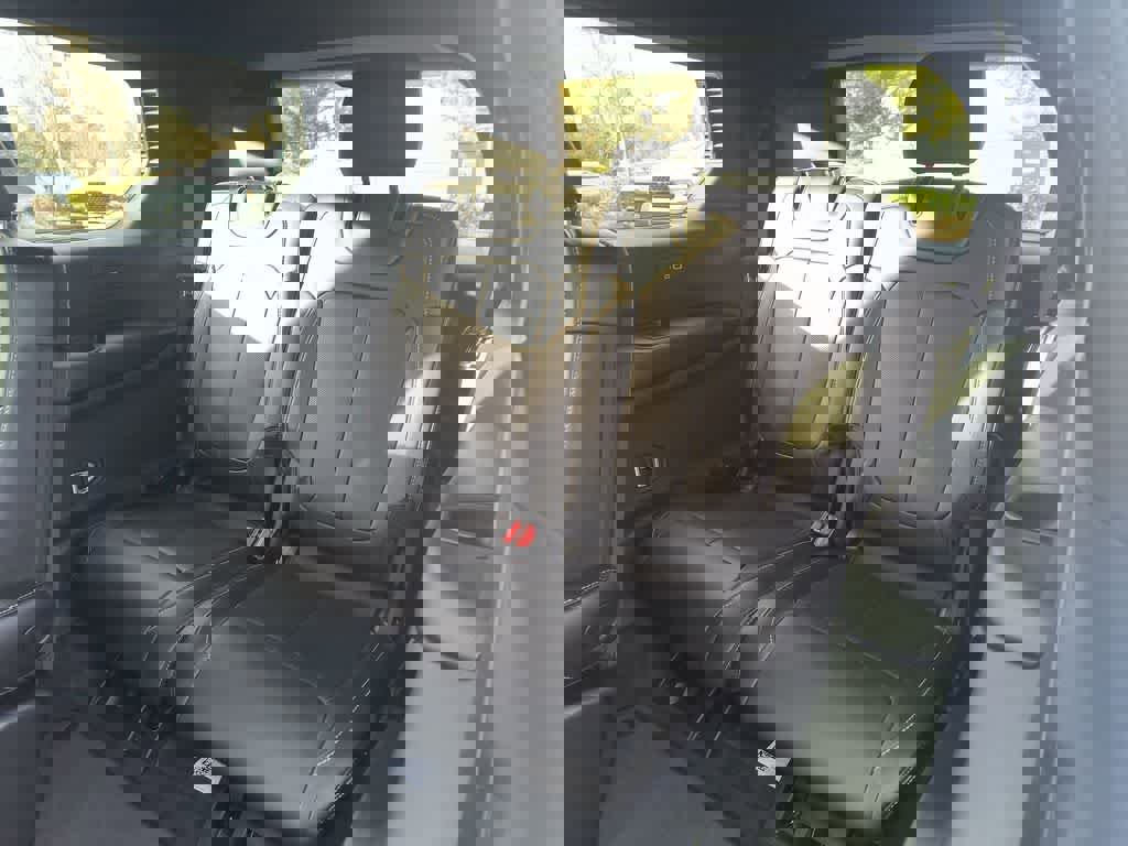 New 2025 Jeep Grand Cherokee L Limited w/ Luxury Tech Group II image 24