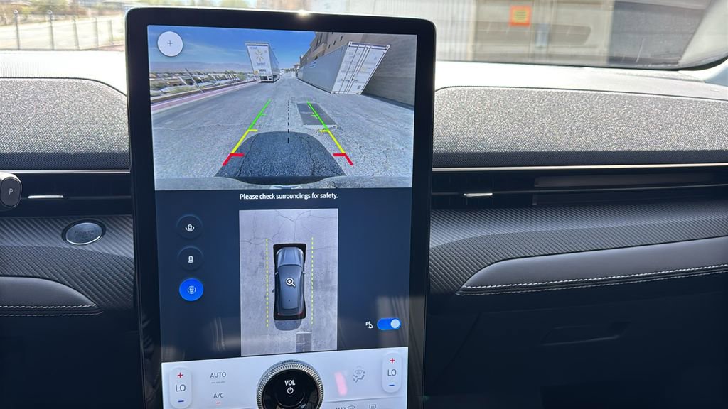 Certified 2025 Ford Mustang Mach-E Select image 18