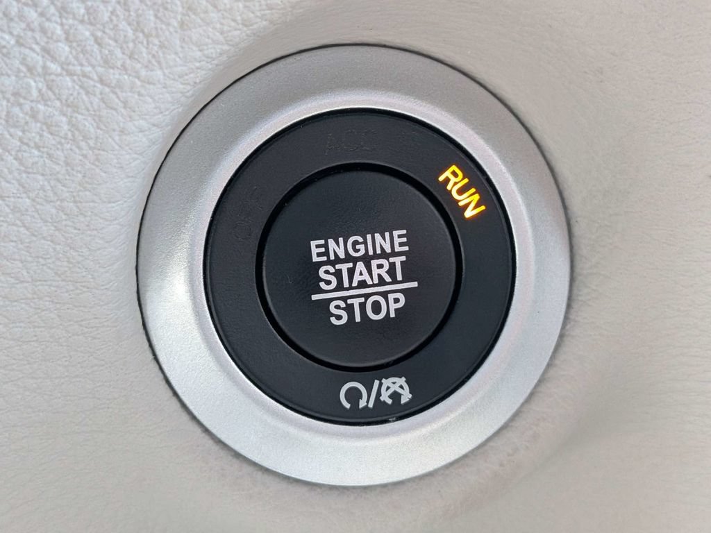 Used 2021 Chrysler Pacifica Touring-L w/ Premium & Safety Sphere Group FWD image 29