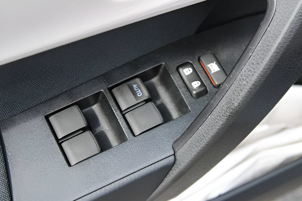 Certified 2018 Toyota Corolla LE FWD image 17