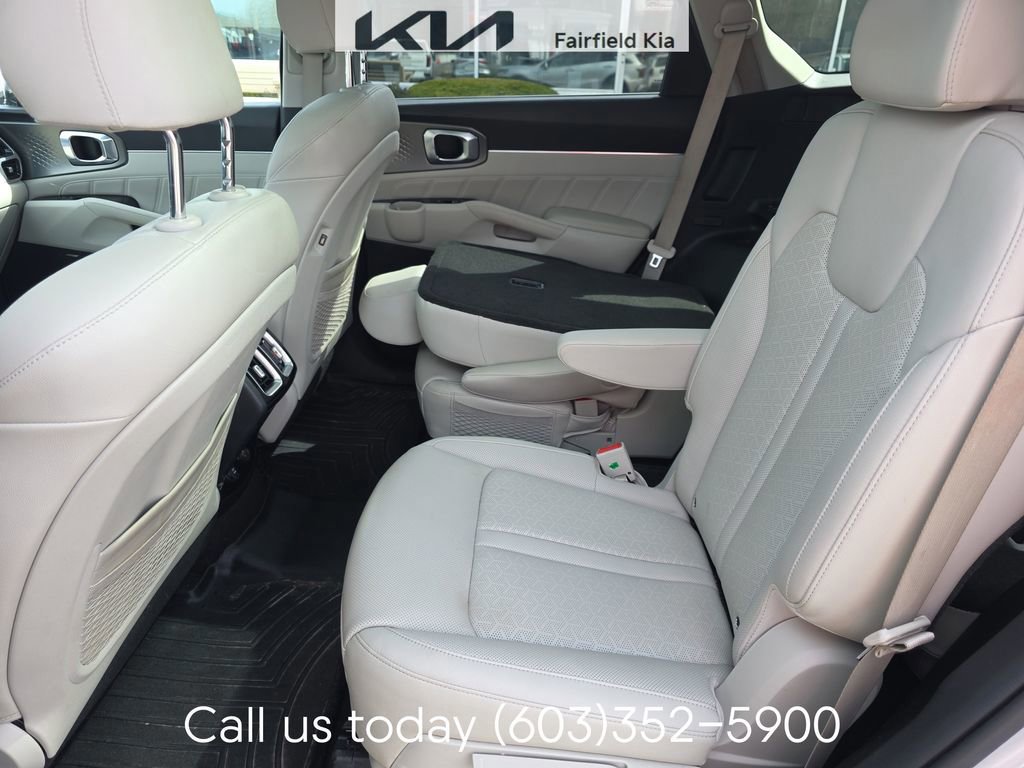 Used 2022 Kia Sorento SX Prestige w/ Panoramic Sunroof Package AWD/4WD image 32
