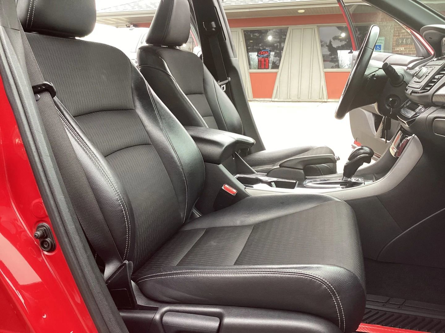 Used 2016 Honda Accord Sport image 40