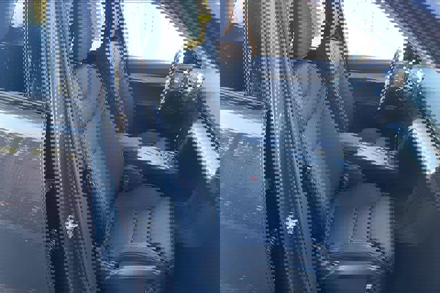 New 2025 Volvo EX90 Ultra w/ Protection Package Premier image 32