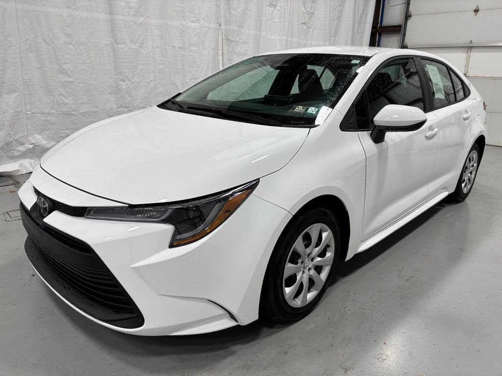 Used 2026 Toyota Corolla LE FWD image 3