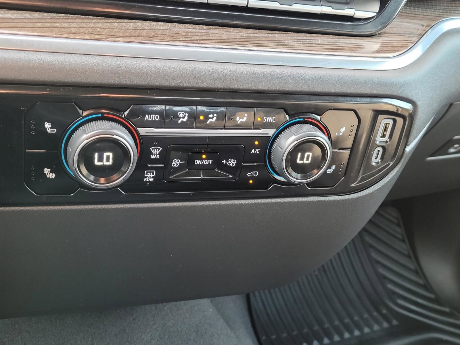 Used 2024 Chevrolet Silverado 1500 LT image 25