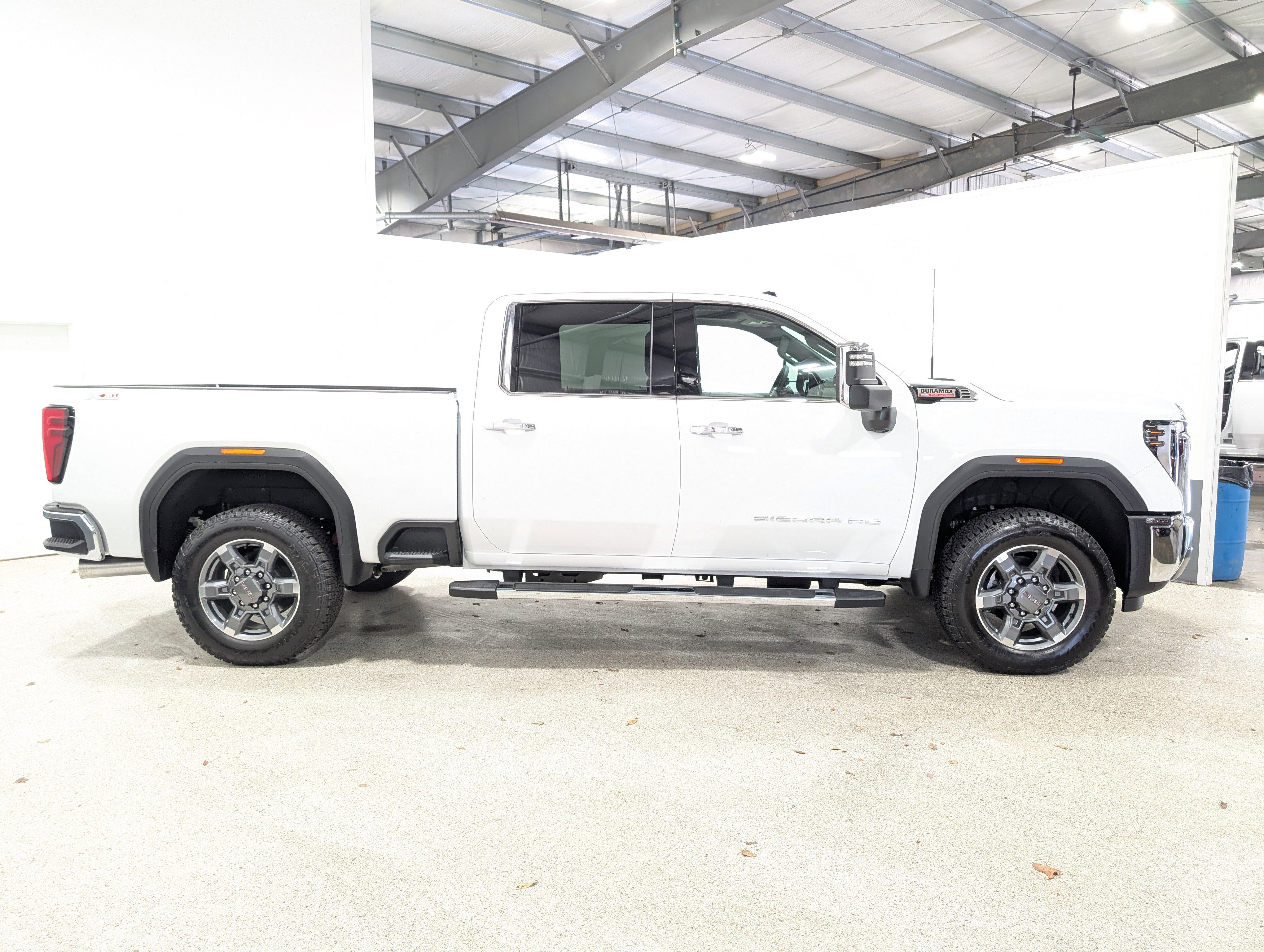 Used 2025 GMC Sierra 3500 SLT w/ SLT Premium Package image 2