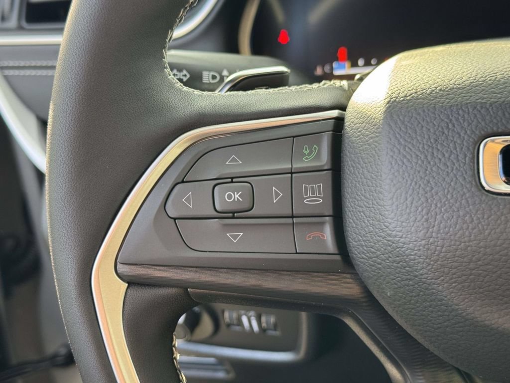 New 2025 Jeep Grand Cherokee L Altitude AWD/4WD image 23